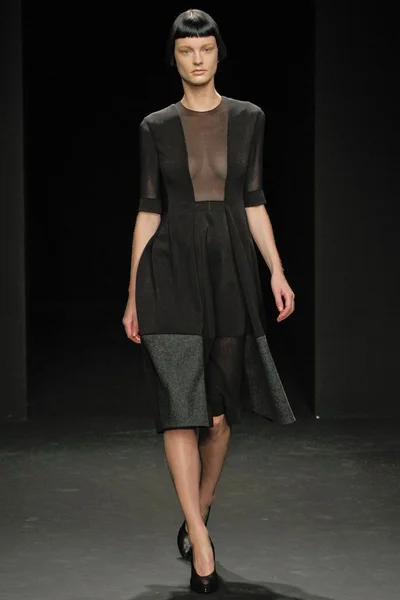 Look 25